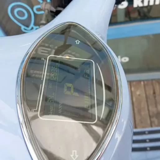 Quazzar E-Divine Plus – mota de serviço